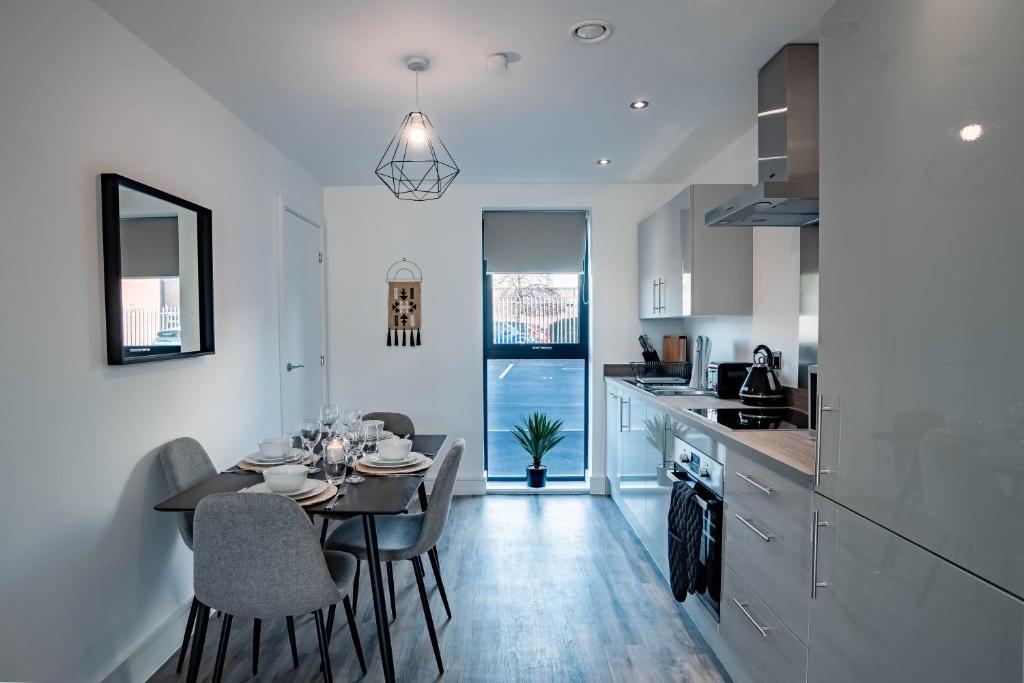 The Interchange Opulent Living Serviced Accommodation Manchester, 2 Bedroom Apartments Available, Book Today room 1