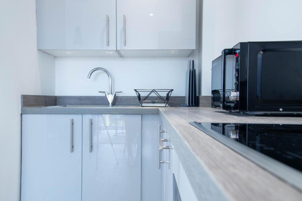 The Interchange Opulent Living Serviced Accommodation Manchester, 2 Bedroom Apartments Available, Book Today room 4